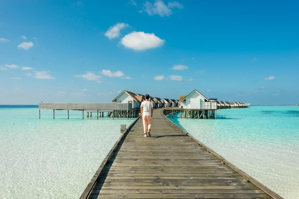 What should you consider when booking a holiday rental in the Isle of Man for motorsport events?